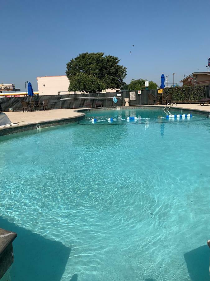 Hotel Howard Johnson By Wyndham Okc Airport, Fairgrounds, I40