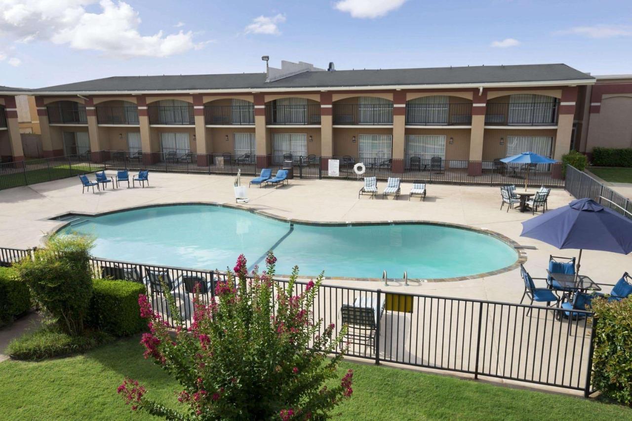 Howard Johnson By Wyndham Okc Airport, Fairgrounds, I40 3*