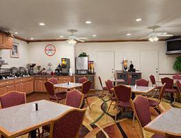 Howard Johnson By Wyndham Okc Airport, Fairgrounds, I40 Hotel