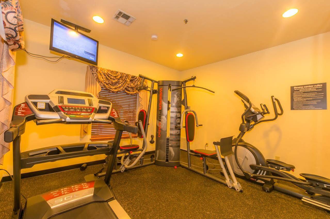 Howard Johnson By Wyndham Okc Airport, Fairgrounds, I40 Hotel 3*